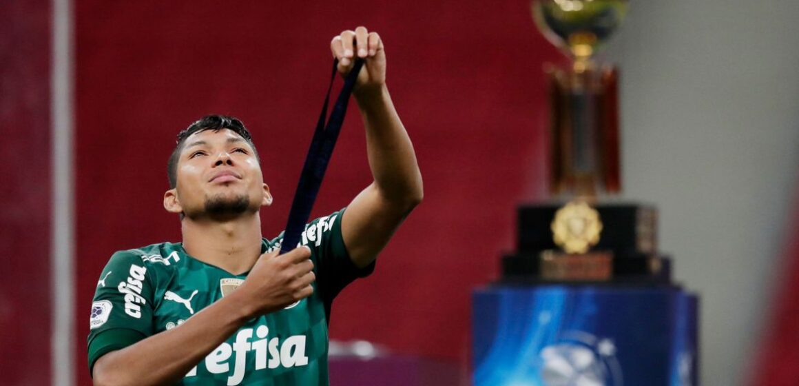 Palmeiras cai outra vez nos pênaltis e Defensa conquista a Recopa