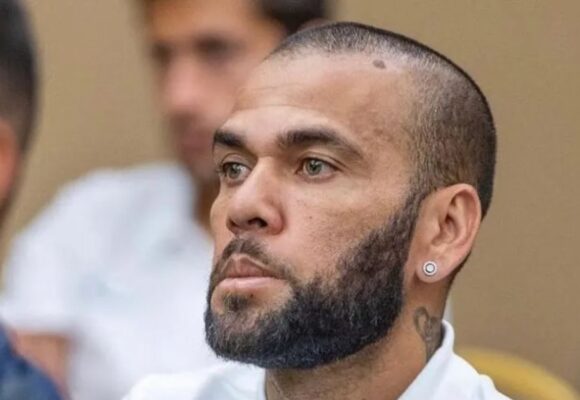 Justiça da Espanha decide dar liberdade provisória de Daniel Alves sob fiança de 1 milhão de euros