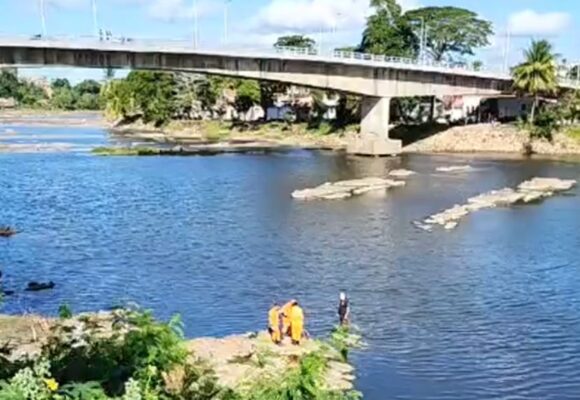 Corpo é encontrado boiando no Rio Cachoeira