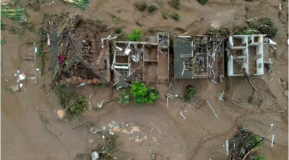 Tragédia no RS: municípios calculam 100 mil casas destruídas ou danificadas pela chuva