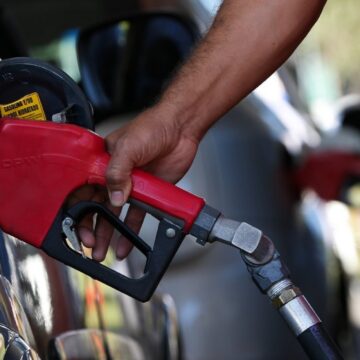 Preço da gasolina diminui 7,3% para as distribuidoras baianas