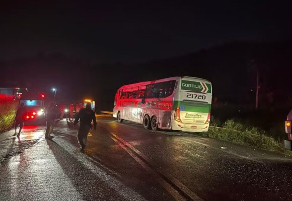 Curva do Cassimiro, na BR-101, é palco de mais um grave acidente;  quatro pessoas morrem no último sábado