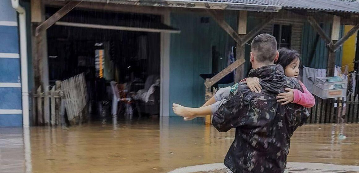 Rio Grande do Sul tem alerta de perigo para chuvas e ciclone