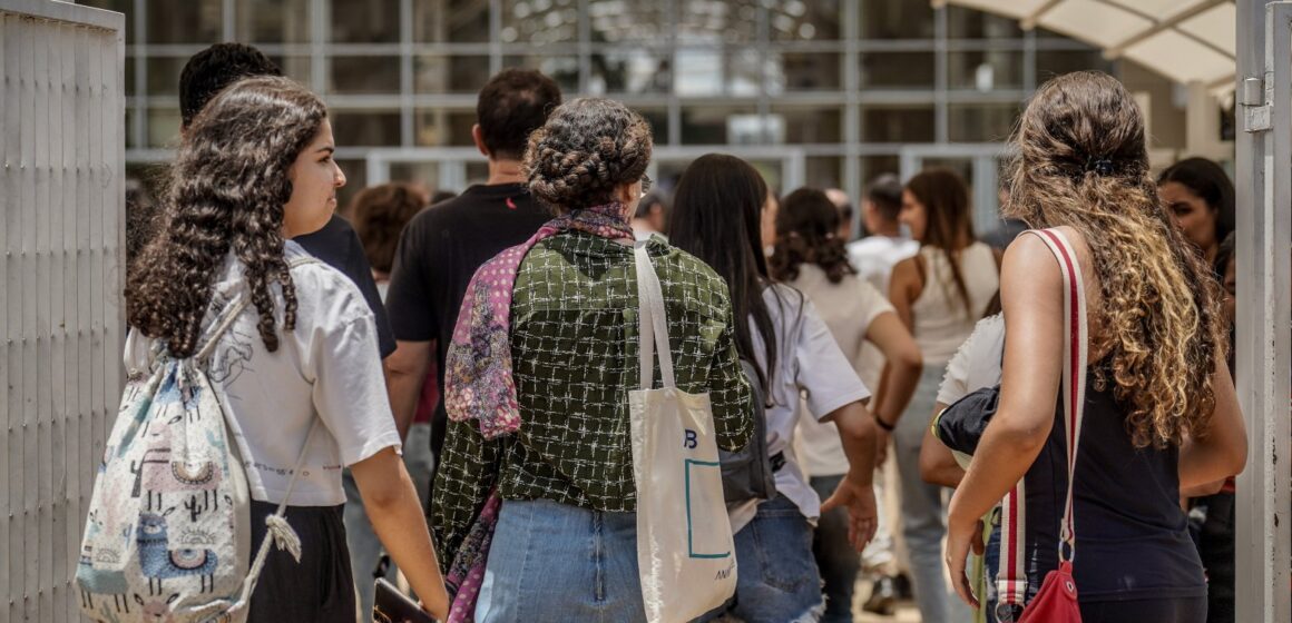 Estudantes têm até sexta-feira para se inscrever no Enem 2024