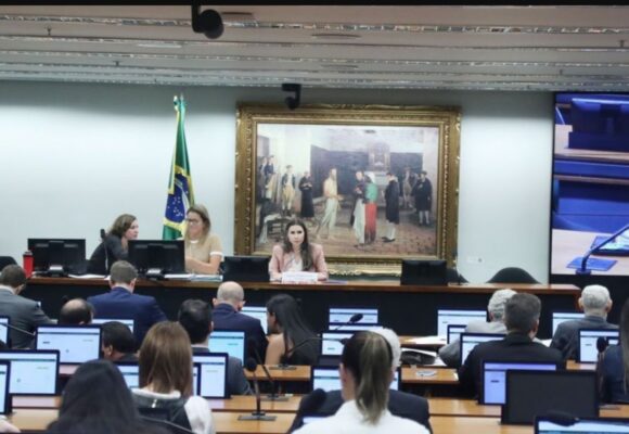 PEC que proíbe porte e posse de drogas no Brasil é aprovada pelo CCJ com 47 votos