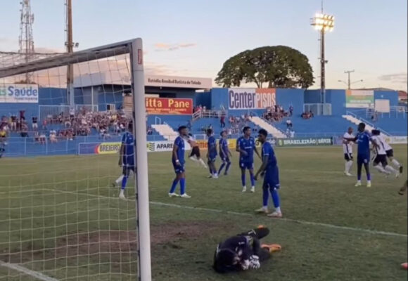 Itabuna leva 3 a 0 do Anápolis e está eliminado da Série D