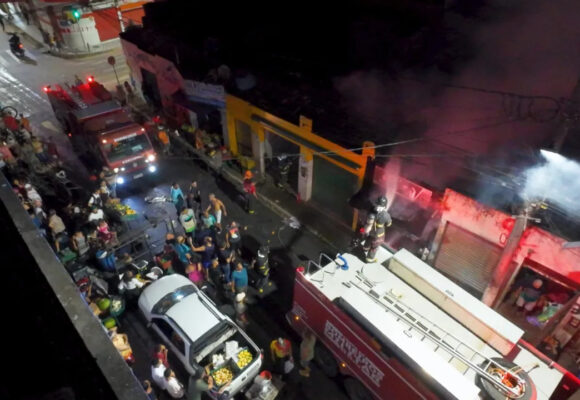 Incêndio destrói loja no bairro Conceição; este é o sétimo incêndio registrado esse ano em Itabuna