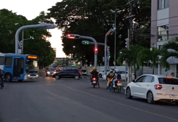 SETTRAN altera fluxo de duas transversais por causa das obras na Paulino Vieira; mudança começa nesta terça-feira