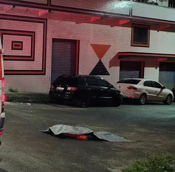 Jovem de 18 anos é morto a tiros em via pública de Itabuna