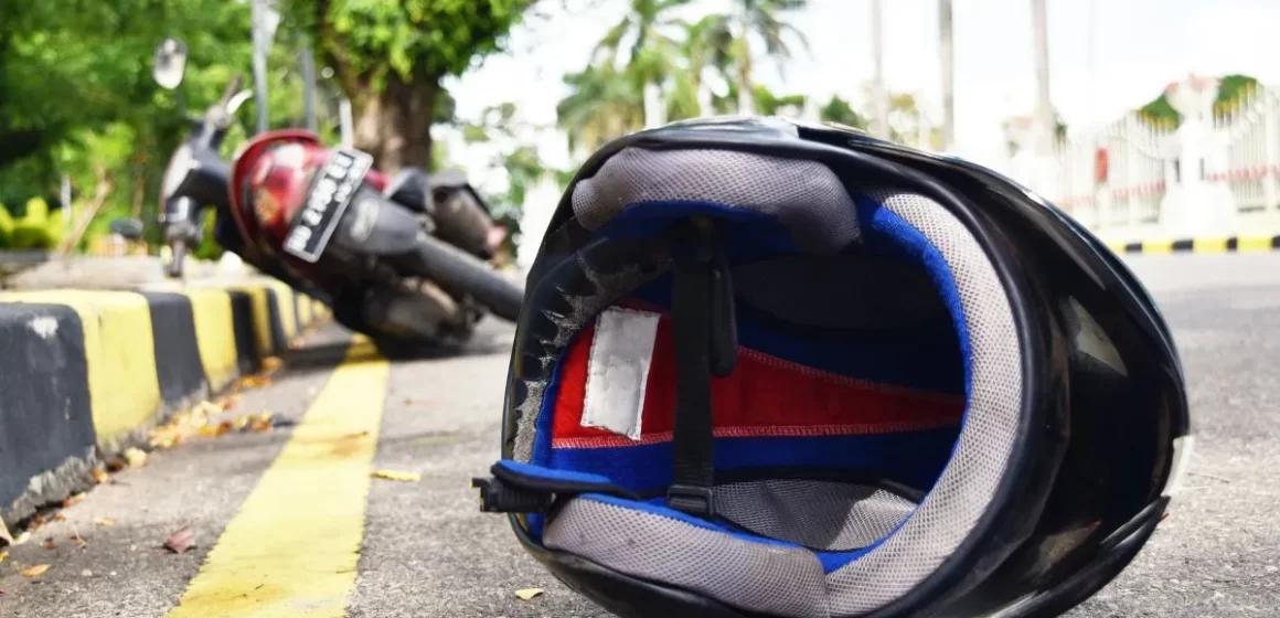 Motociclista morre após colisão com caçamba em Ilhéus