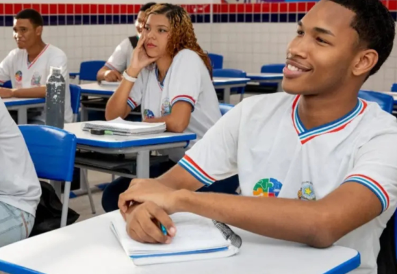 Renovação de matrícula para estudantes da rede estadual baiana começa nesta segunda-feira