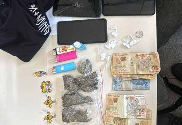 Polícia apreende drogas e três suspeitos de tráfico e roubo em Itabuna